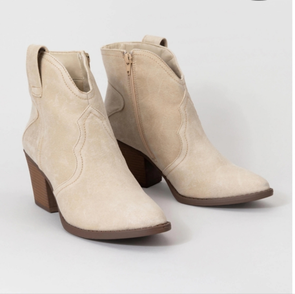 Sugar Torch Western Boots Style # SGR-TORCH Size 8 in Light Beige